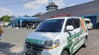 Ambulance neo sangkal putung terlihat parkir di depan Kasunanan Hadiningrat