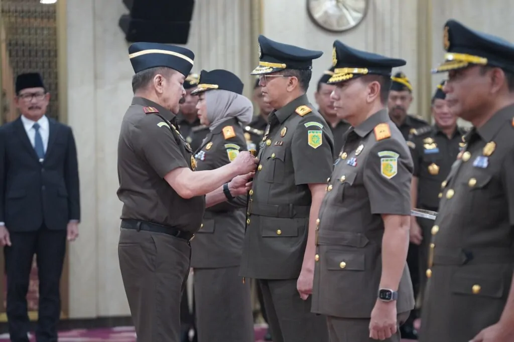 Jaksa Agung ST.Burhanuddin lantik Dr.Kuntadi sebagai Kajati Jawa Timur
