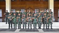Setiap kejati dijaga 30 personel dan kejari 10 personel TNI di seluruh Indonesia.