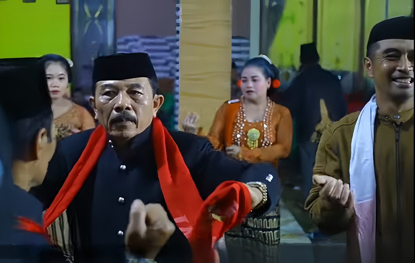 Anggota DPRD dari Fraksi PDI Perjuangan hadiri acara bersih desa Botoputih