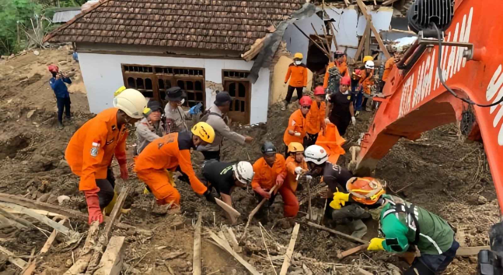 Tim Sar gabungan berhasil evakuasi korban