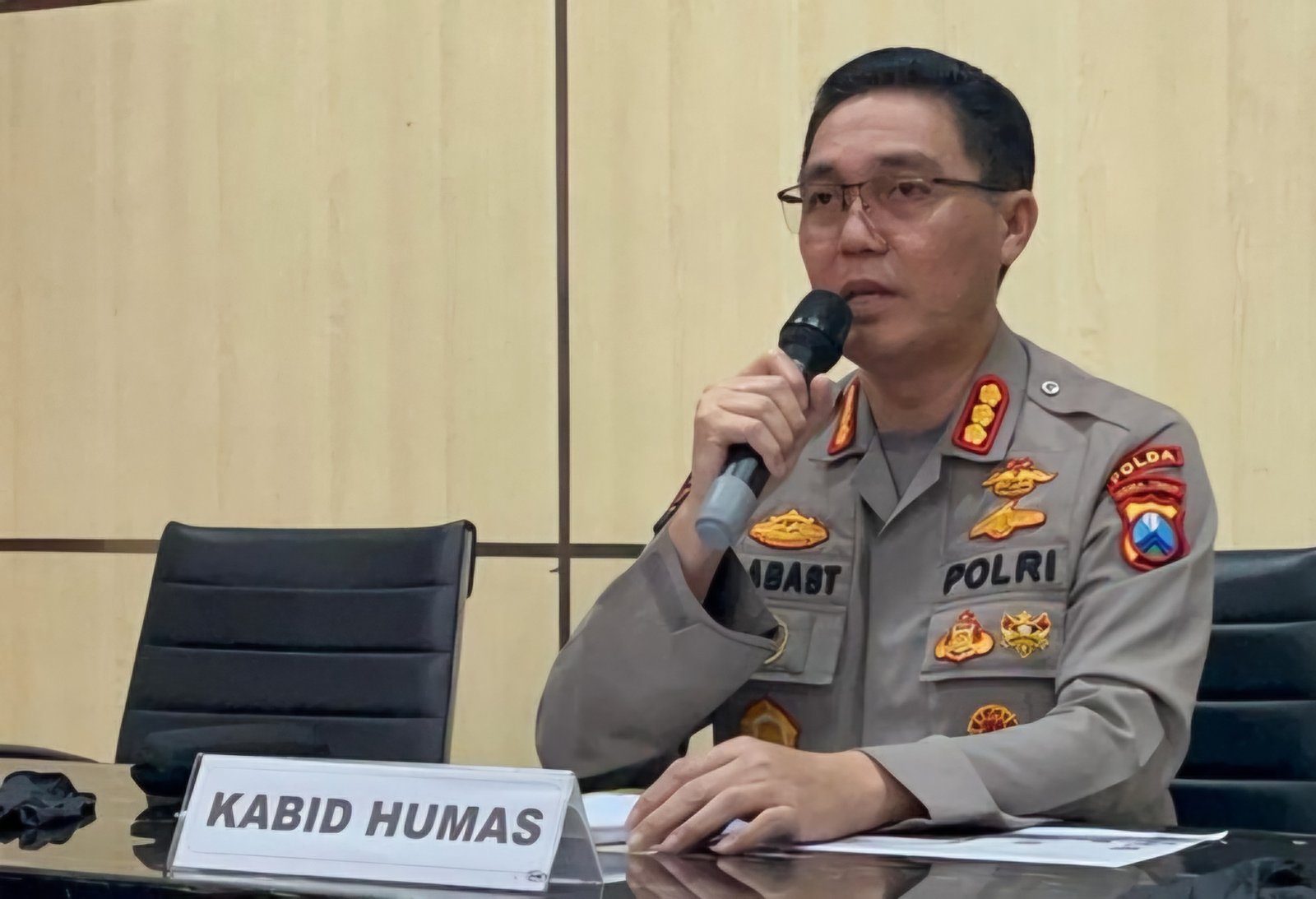 Kabid Humas Polda Jatim Kombes Pol Jules Abraham Abast