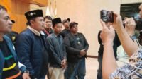 Baihaki ketika jumpa pers,kecam impunitas terhadap sipir Lapas Pemuda Madiun yang selundupkan narkoba (Foto : Nw,NewsTujuh)