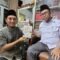 Sufyan Al Kayis ketika bertemu langsung dengan KMS H.Andi pemegang manuskrip kuno Palembang (Foto : Yus,NewsTujuh)