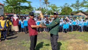 SD Muhammadiyah resmi membuka kegiatan supercamp 2025 dengan aksi penanaman pohon ketepeng di kawasan Janti Park (Foto : Nugi,NewsTujuh)