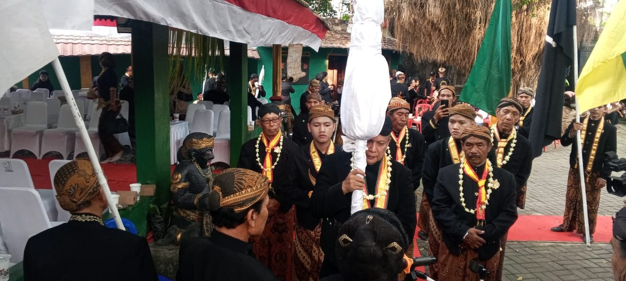 Warga Sukoharjo gelar acara Grebeg Kirab Petilasan Keraton Pajang (Foto : Yus,NewsTujuh)