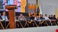 Hadir di Pengesahan Warga Baru PSHT 2025, Jenderal (Purn.) Dudung yang bersebelahan dengan Ketua Umum Moerdjoko (Foto : Nw,NewsTujuh)