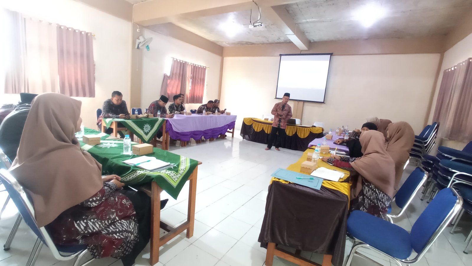 Kegiatan pra raker ponpesMu diadakan di aula SMP Muhammadiyah 14 Plus (Foto : Nugi,NewsTujuh)