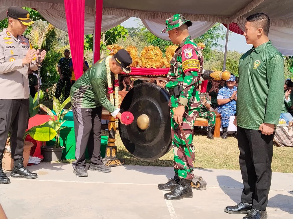 Bupati Madiun, Hari Wuryanto Resmikan TMMD ke-125 di Desa Ngranget, Kecamatan Dagangan, Madiun. (Foto : Istimewa)