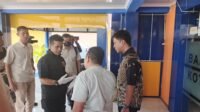 Petugas Polres Madiun Kota melakukan pengembangan atas kasus skandal fiktif di BPR Kota Madiun (Foto : Zack,NewsTujuh)