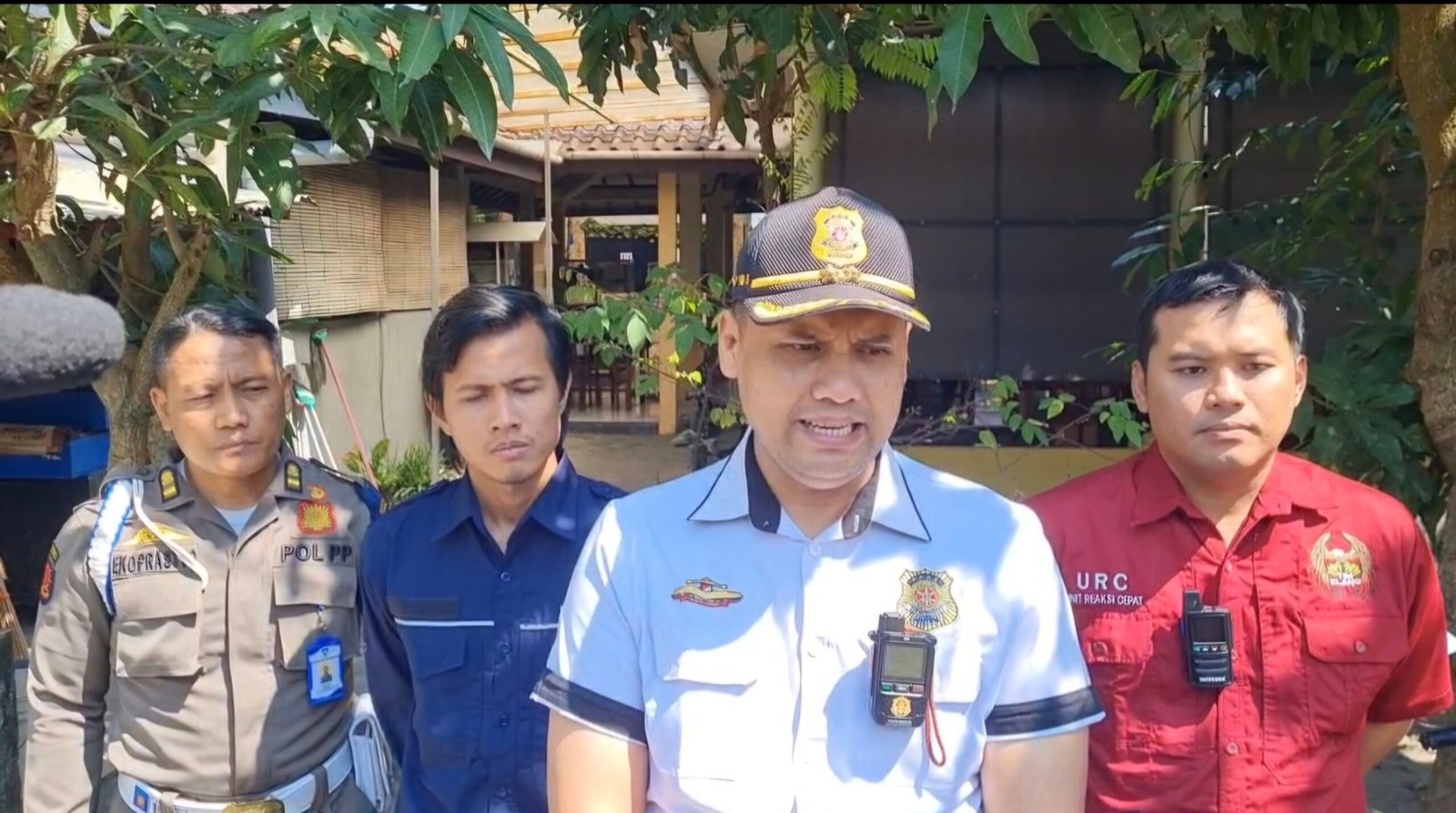 Kepala Bidang PPHD Kabupaten Madiun Danny Yudi Satriawan, S.H., M.Hum.,bersama Bea Cukai dan jajaran berantas dan tutup ruang gerak peredaran rokok illegal di wilayah Balerejo Madiun ( Foto : Cit , Zack : NewsTujuh)
