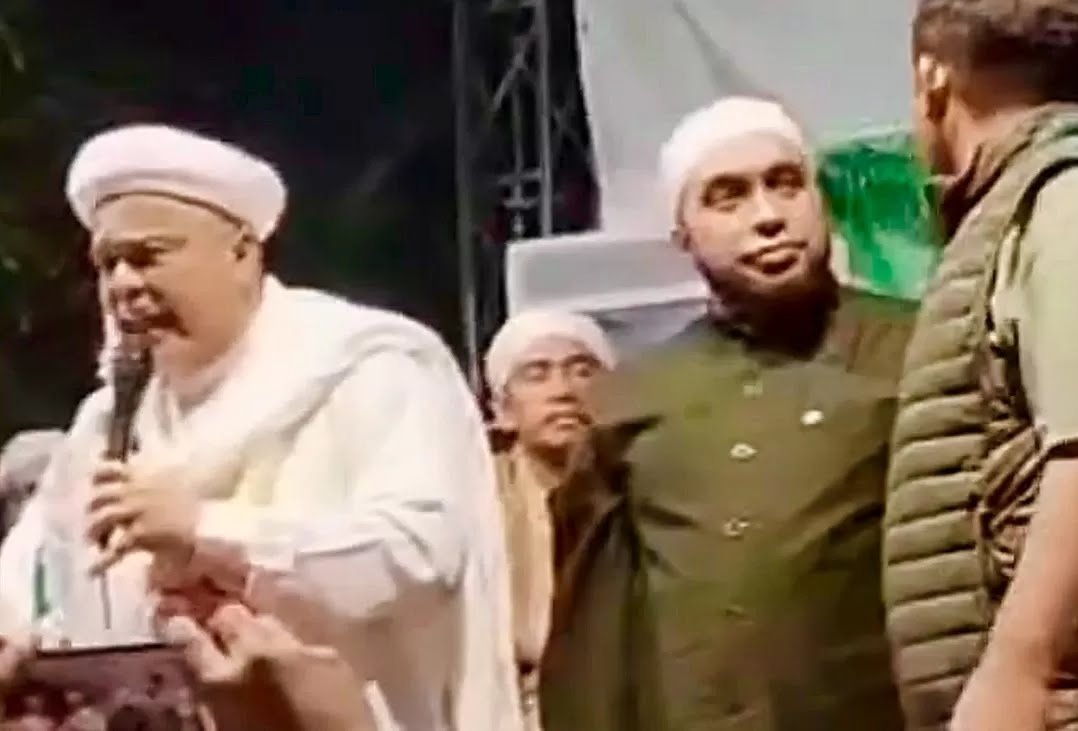 Rizieq Shihab saat acara ceramah di Desa Pegundan Petarukan Pemalang yang berakhir bentrok dengan massa PWI LS (Foto : Istimewa)
