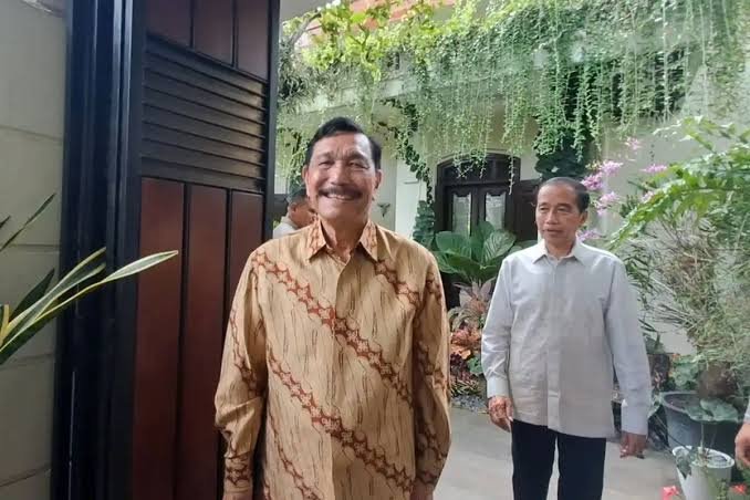 Ketua Dewan Ekonomi Sosial Luhut Binsar Pandjaitan ketika bersama Jokowi (Foto : Dok NewsTujuh)