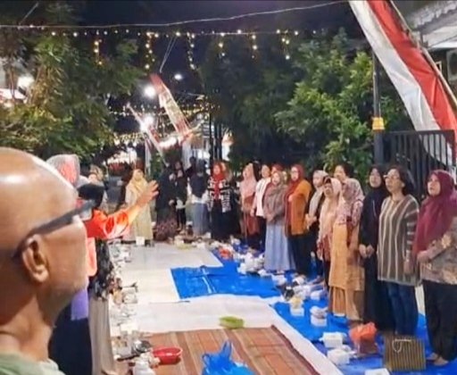 Menyambut Kemerdekaan RI Ke-80 Masyarakat Madiun Lakukan Malam Tirakatan 2 IMG 20250816 WA0170