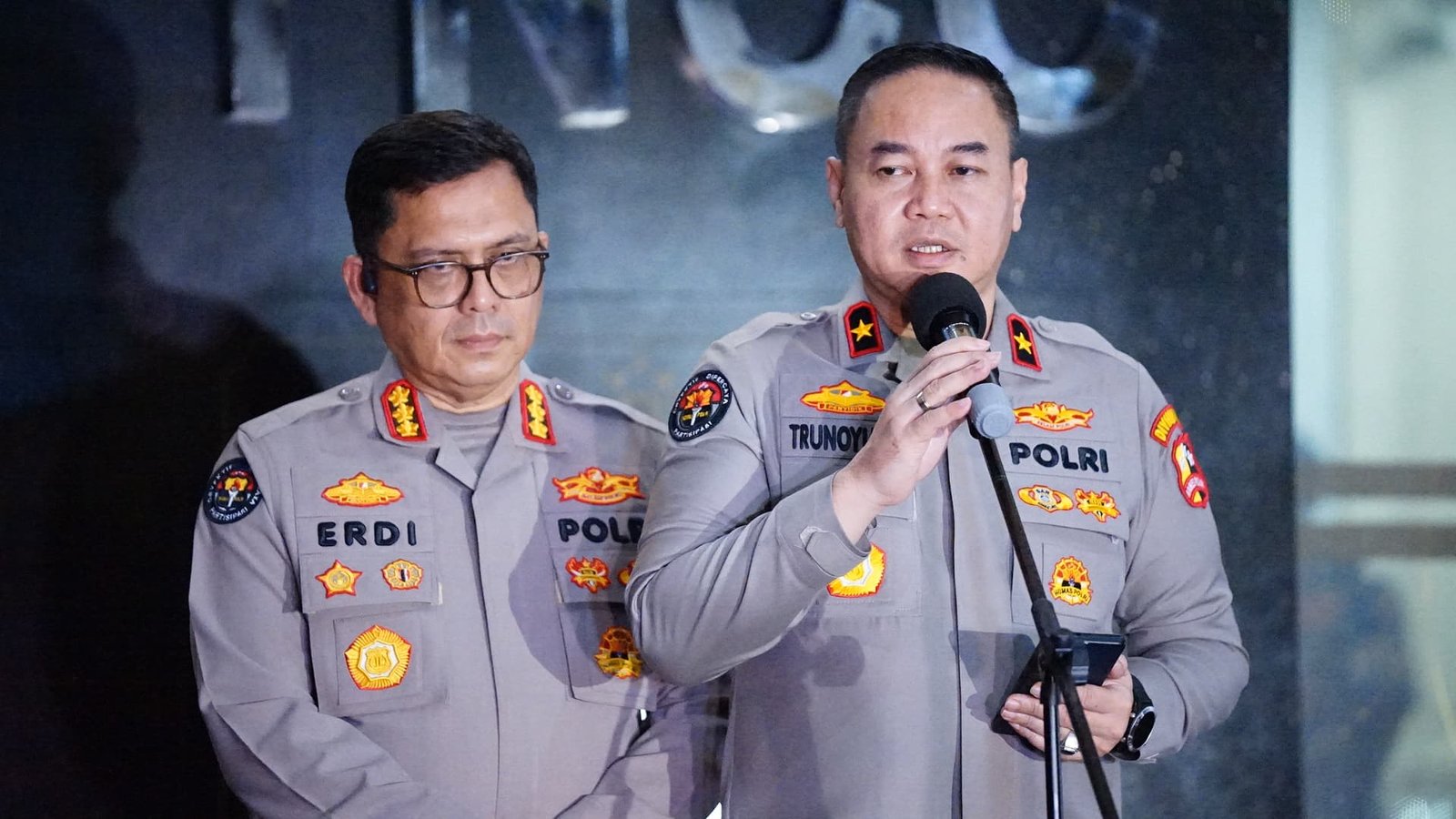 Karopenmas DivHumas Polri Brigjend Pol Trunoyudo ketika memberikan keterangan (Foto : Dok Mabes Polri)