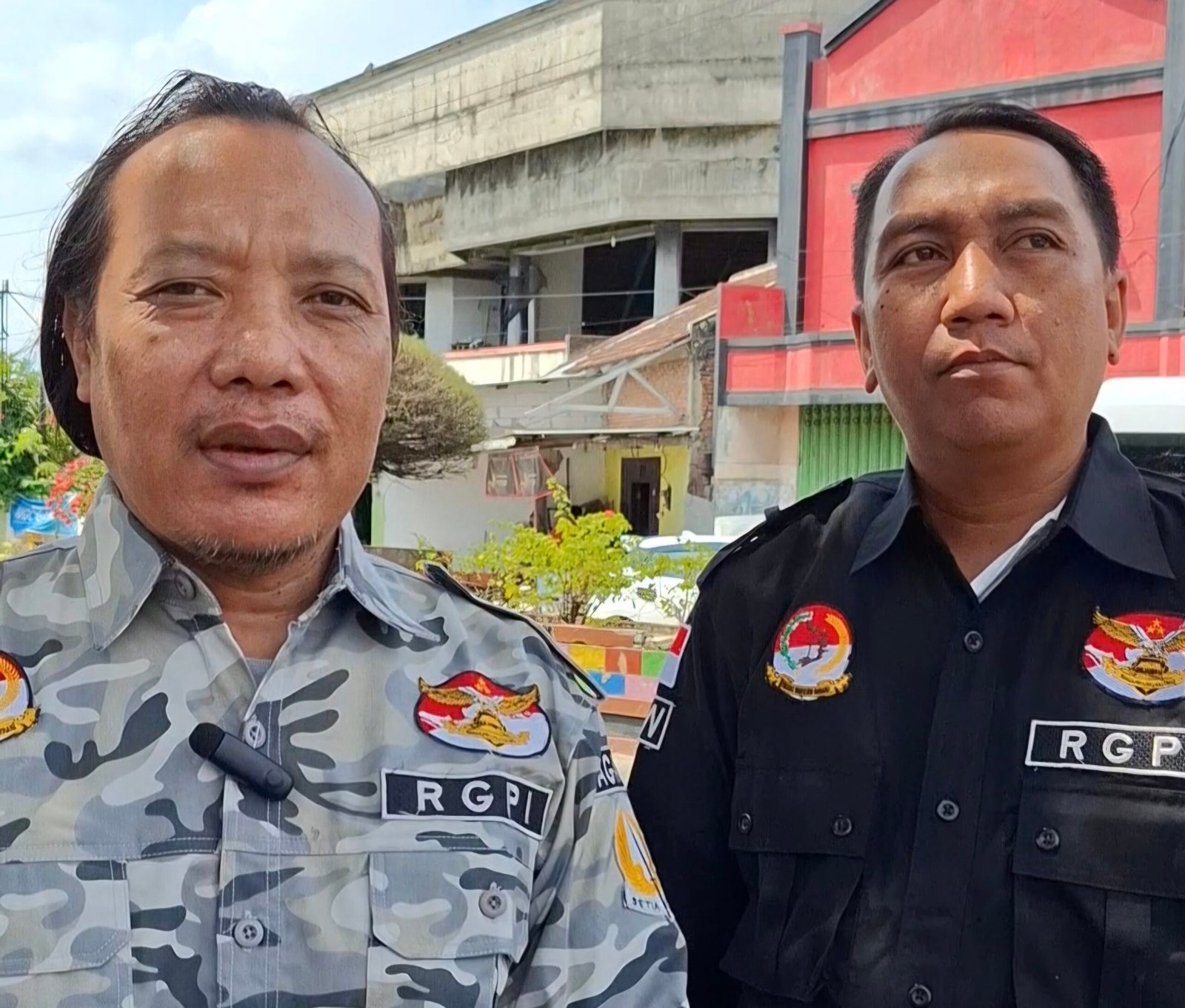 Ketua DPC RGPI Madiun Raya Eri Pramudya (kiri) bersama Pamsus RGPI Madiun Raya Zacky (kanan) - Foto (Yog,NewsTujuh(