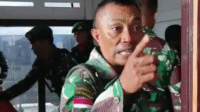 Serma Cristian Namo meluapkan emosi tuntut keadilan buat anaknya yang diduga dianiaya senior (Foto : Dok Video NewsTujuh)