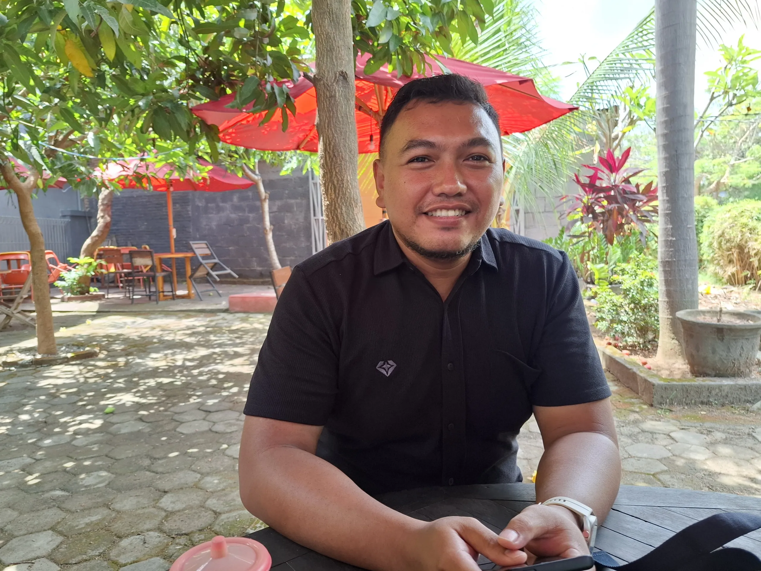 Polemik Transaksi Tanah Petani Madiun , Notaris Dibenturkan Petani 1 Aditya SH,Kuasa hukum Notaris dan PPAT Tantiana (Foto : Naw,NewsTujuh)