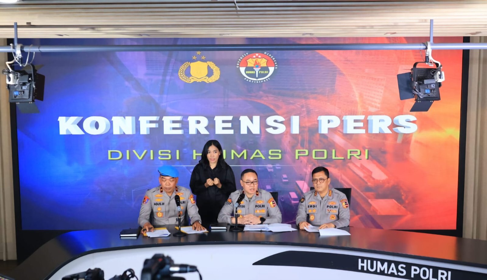 Mabes Polri ketika jumpa pers (Foto : Dok Mabes Polri,NewsTujuh)