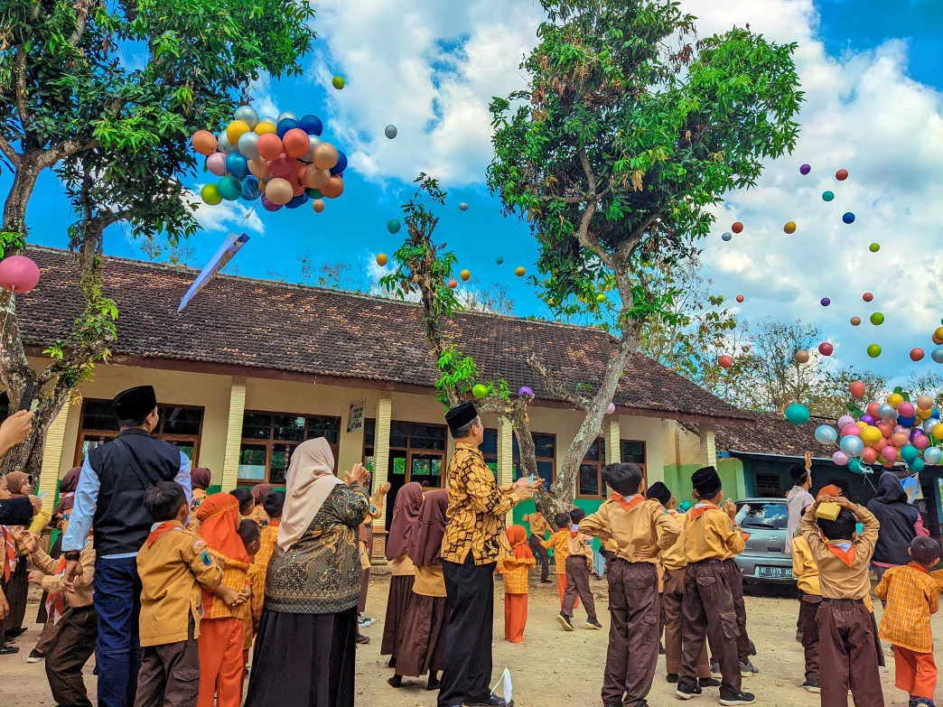 Pemkab Madiun Gandeng Allena Humanity Project Gelar Makan Siang Bergizi di SDN Randualas 4 1 Pemkab Madiun Gandeng Allena Humanity Project Gelar Makan Siang Bergizi di SDN Randualas 4