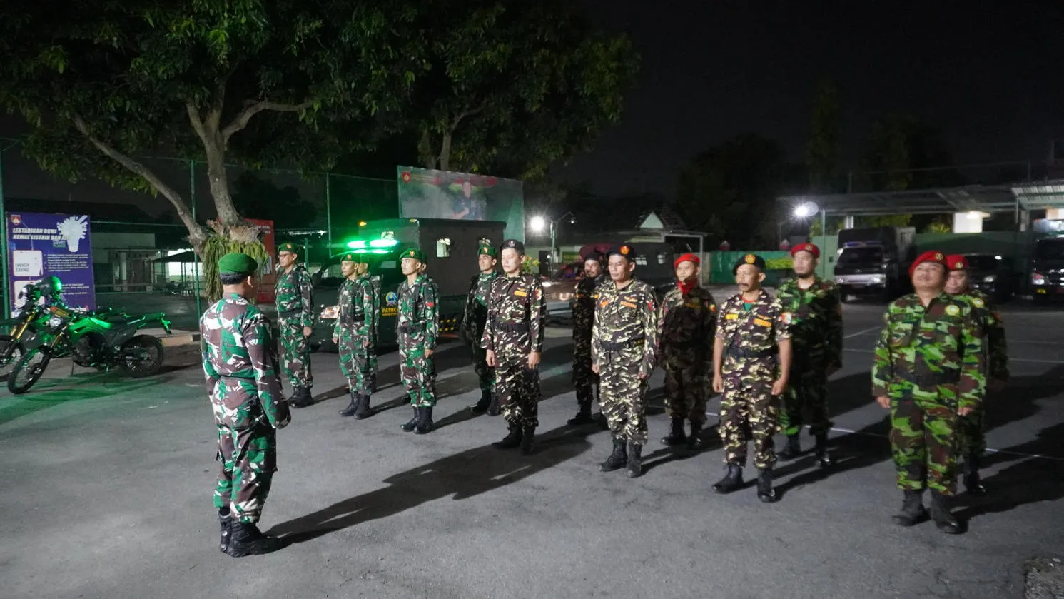 Patroli Gabungan TNI, Kokam, dan Banser Jaga Kondusivitas Malam Minggu di Boyolali 1 Sinergi TNI dan Komponen Masyarakat Wujudkan Keamanan Akhir Pekan. (Foto: Nugie, Newstujuh)
