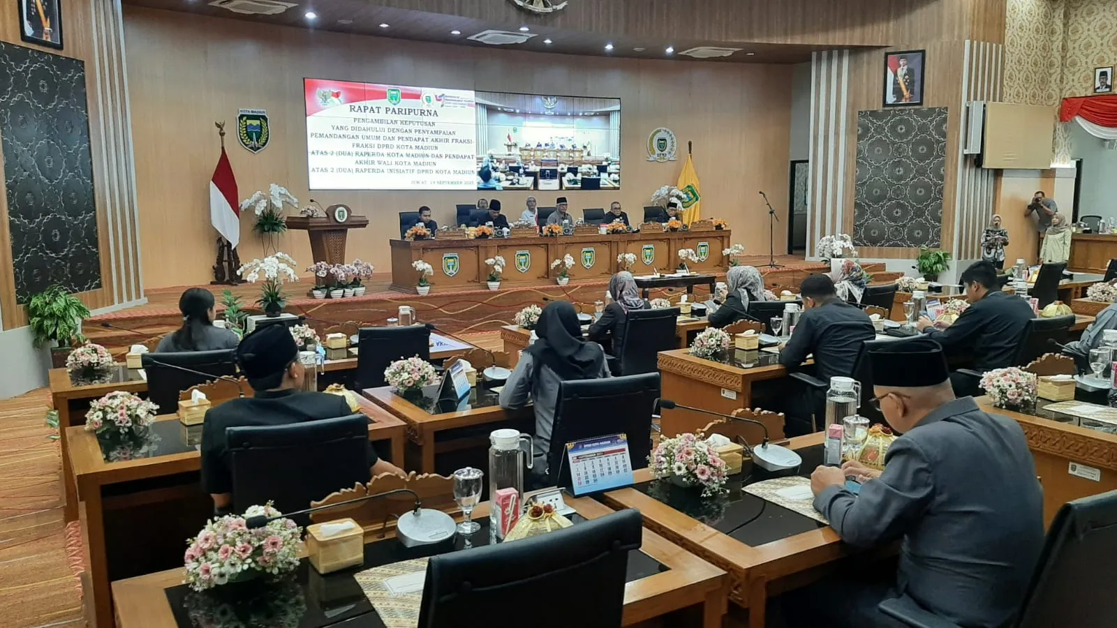 DPRD dan Pemkot Madiun Sepakati Empat Rancangan Perda Baru 1 Empat Raperda Disepakati, Atur Alkohol hingga Sampah. (Foto : Istimewa)