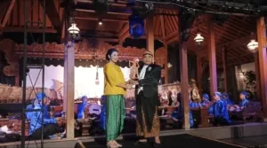 Wayang Babad Kartasura Jadi Puncak Gelar Budaya Sedulur Sejati 1 Wayang Babad Kartasura Lakon Raden Mas Said dan Sunan Kuning