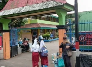 Terkini!! 20 Siswa SDN 01 Gedong Jakarta Keracunan Usai Santap Makanan Bergizi Gratis (MBG) 5 SDN 01 Gedong Pasar Rebo Jakarta Timur (Foto : Wily,NewsTujuh)