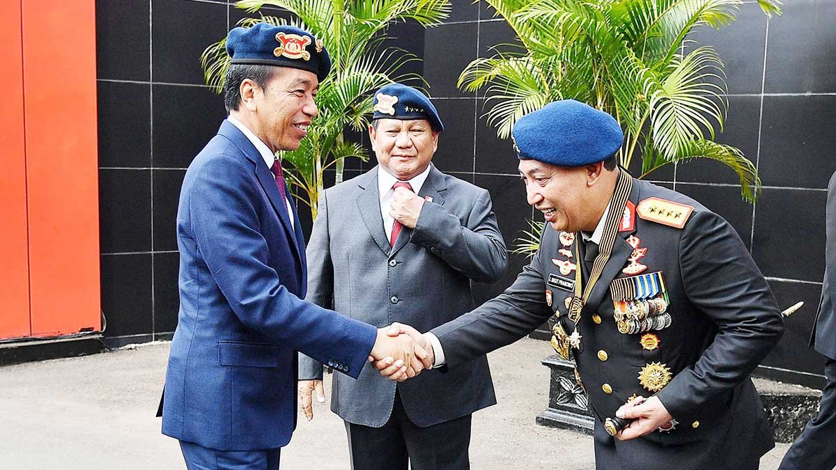 Setahun Pemerintahan Prabowo-Gibran , Polri Tegaskan Dukungan Lewat Inovasi 1 Presiden RI Ke 7 Jokowi bersama Kapolri