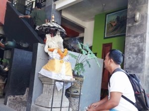 Dialektika Tradisi Jawa dan Terminologi Latin , Sebuah Sintesis Konsep Introvert dan Weton Jumat Pon 2 Introvert dan Jumat Pon