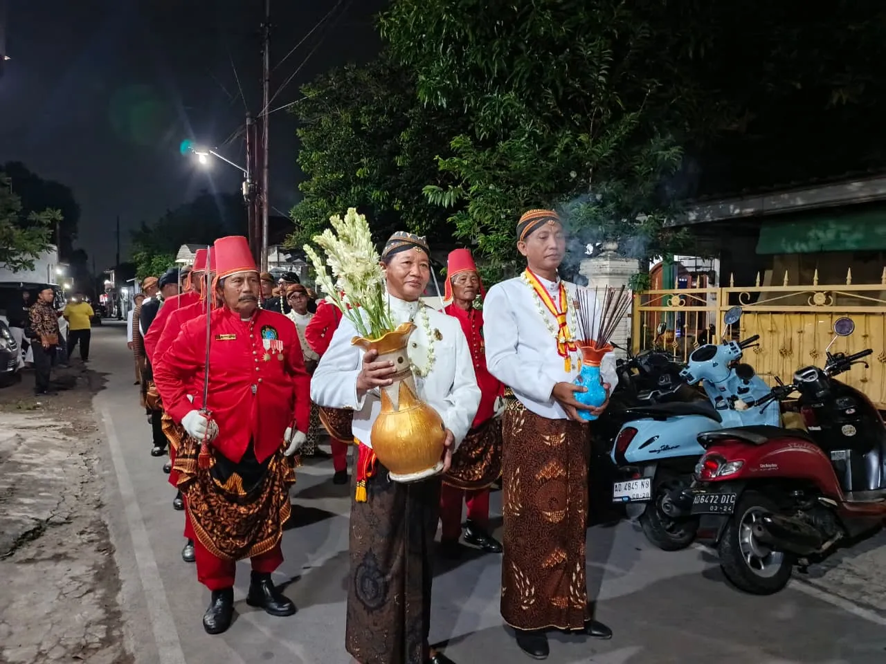 Perayaan Hari Jadi Kartasura 2025 Dimulai dengan Umbul Donga dan Kirab Tumpeng 2 Perayaan Hari Jadi Kartasura 2025.(Foto : Yus,NewsTujuh)