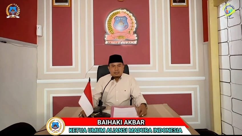 Ketua AMI Nilai Satu Tahun Pemerintahan Prabowo–Gibran Hadirkan Arah Baru untuk Indonesia 1 Ketua Umum Aliansi Madura Indonesia Baihaki Akbar memberikan pernyataan dukungan terhadap pemerintahan Prabowo–Gibran yang dinilai membawa arah baru bagi Indonesia. (Foto : Naw, NewsTujuh)