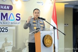 Divisi Humas Polri Gelar Pelatihan SiPenmas di Jakarta Selatan 4 Brigjen Pol Trunoyudo Wisnu Andiko membuka pelatihan SiPenmas Divisi Humas Polri di Cilandak, Jakarta Selatan, untuk meningkatkan komunikasi dan pelayanan informasi publik. (Foto : Naw, NewsTujuh)