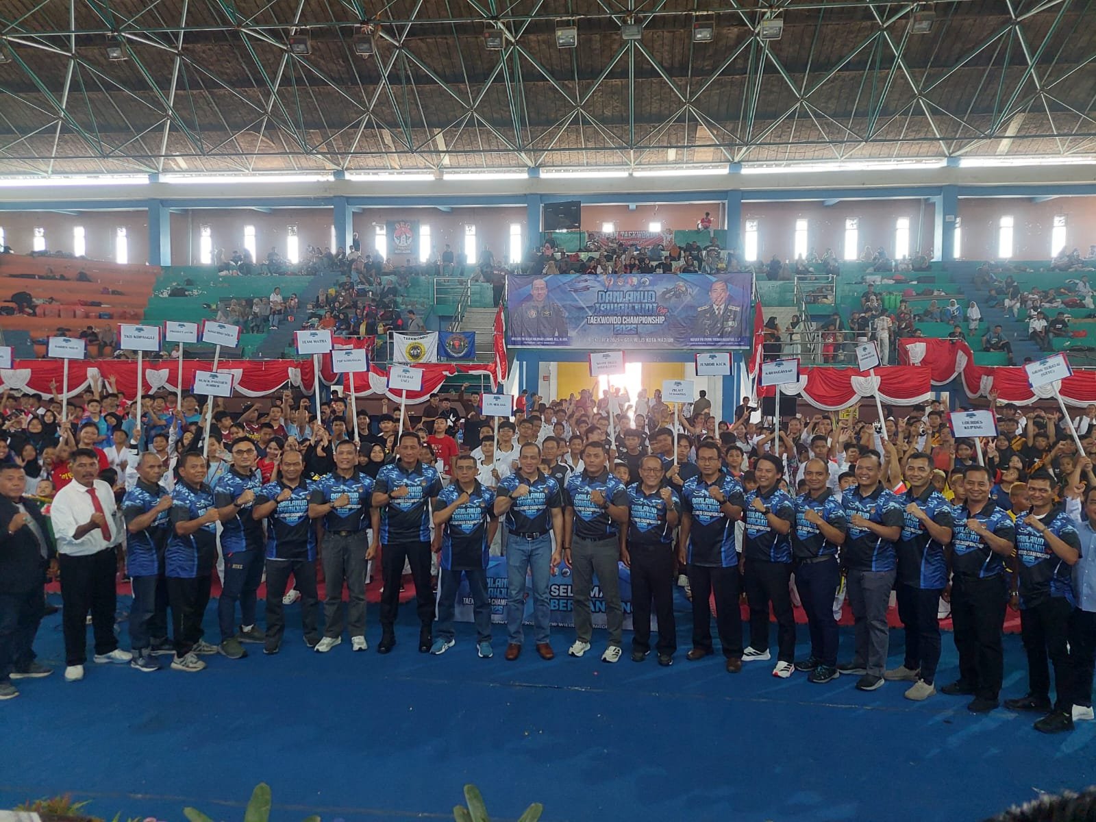 956 Atlet Berlaga di Kejuaraan Taekwondo Danlanud Iswahjudi Cup Nasional 2025 1 Ratusan atlet Taekwondo dari berbagai daerah Indonesia mengikuti Kejuaraan Danlanud Iswahjudi Cup 2025 di GOR Wilis Madiun. (Foto : Naw, NewsTujuh)