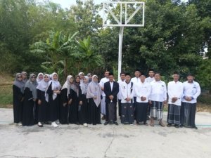 Santri Muhammadiyah Boyolali Gelar Apel Akbar Hari Santri Nasional 2025 1 Santri Ponpes Muhammadiyah Manafi’ul ‘Ulum Boyolali Gelar Apel Akbar HSN 2025. (Nugie, NewsTujuh)