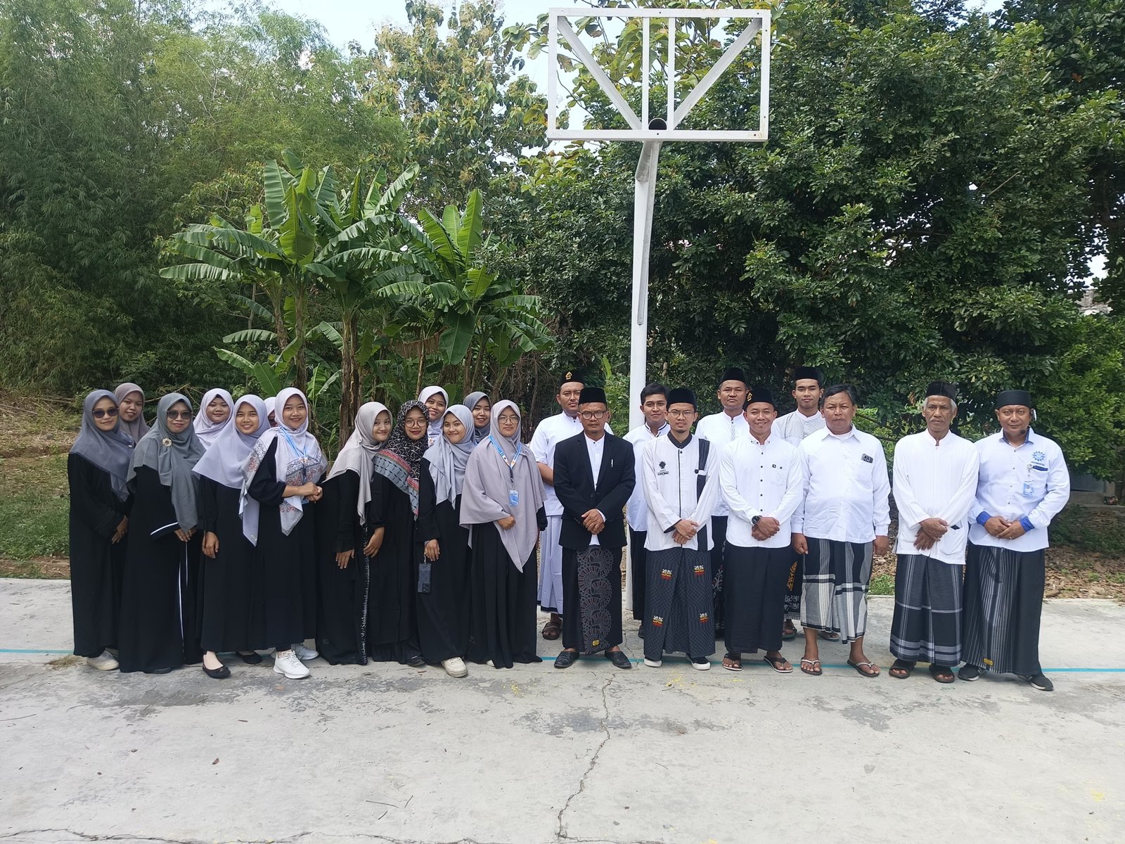 Santri Muhammadiyah Boyolali Gelar Apel Akbar Hari Santri Nasional 2025 1 Santri Ponpes Muhammadiyah Manafi’ul ‘Ulum Boyolali Gelar Apel Akbar HSN 2025. (Nugie, NewsTujuh)