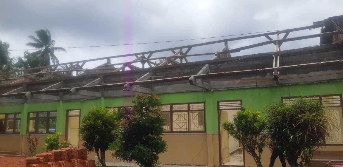 Proyek Rp 669 Juta SDN 2 Gemaharjo Diduga Langgar Swakelola dan Aturan Keselamatan Kerja 2 Kondisi bangunan proyek revitalisasi SDN 2 Gemaharjo. (Foto : Bayu Krisna, NewsTujuh)