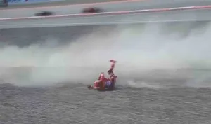 Kutukan Mandalika! Marc Marquez Kecelakaan Horor di Lap Pertama, Bahu Retak 9 Marc Marquez Alami Kecelakaan Horor di Mandalika 2025