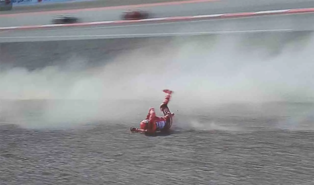 Kutukan Mandalika! Marc Marquez Kecelakaan Horor di Lap Pertama, Bahu Retak 1 Marc Marquez Alami Kecelakaan Horor di Mandalika 2025