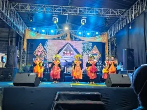 Hari Ke-4 Perayaan Hari Jadi ke-345 Kartasura: Pesta Rakyat Semakin Meriah 9 Penampilan Tari Anak SD N 7 Kartasura memeriahkan Hari Jadi Kartasura, (Foto : Yus, NewsTujuh)