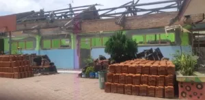 Kepala Sekolah Berkelit, Revitalisasi SDN 2 Pogalan Tanpa Papan Proyek 9 Proyek revitalisasi di SDN 2 Pogalan Trenggalek berjalan tanpa papan informasi proyek, memicu kritik publik soal transparansi penggunaan dana pendidikan. (Foto : Bayu,NewsTujuh)