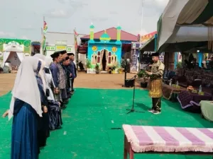 Semarak Pembukaan MTQ Tingkat Kecamatan Batang Peranap 2025 3 Semarak Pembukaan MTQ Tingkat Kecamatan Batang Peranap 2025 di Desa Suka Maju. (Foto : Teguh, NewsTujuh)