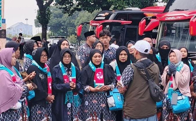 Janji Refund Rp626 Juta, PT Bimantara Masih Menggantung 1 Jamaah umrah kecewa karena refund dari Bimantara belum juga cair. (Foto : Rad, NewsTujuh)