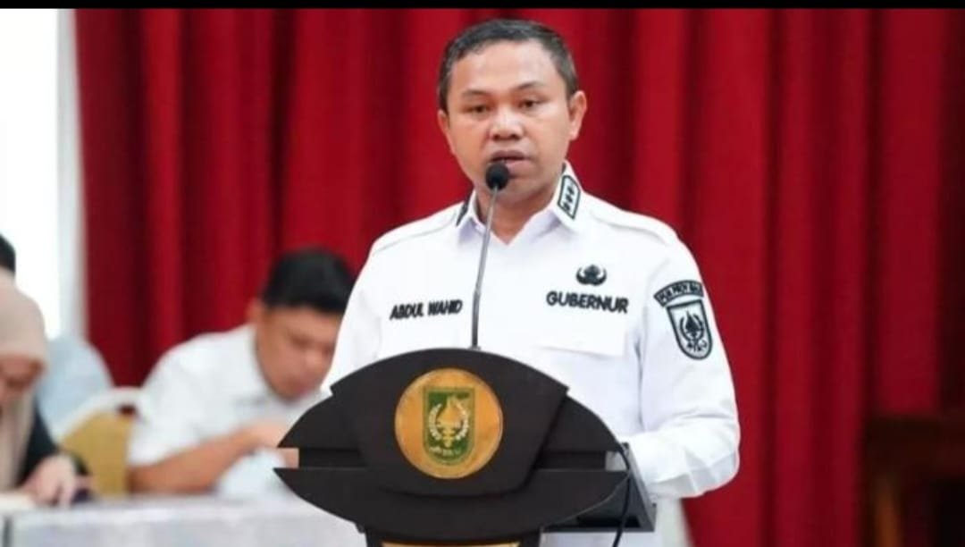 KPK Tangkap Gubernur Riau Abdul Wahid dan Pejabat PUPR dalam Operasi Tangkap Tangan Proyek Infrastruktur.