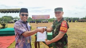 Dandim 0725/Sragen menutup TMMD Sengkuyung IV 2025 di Mlale Jenar. (Foto : Nugie, NewsTujuh)