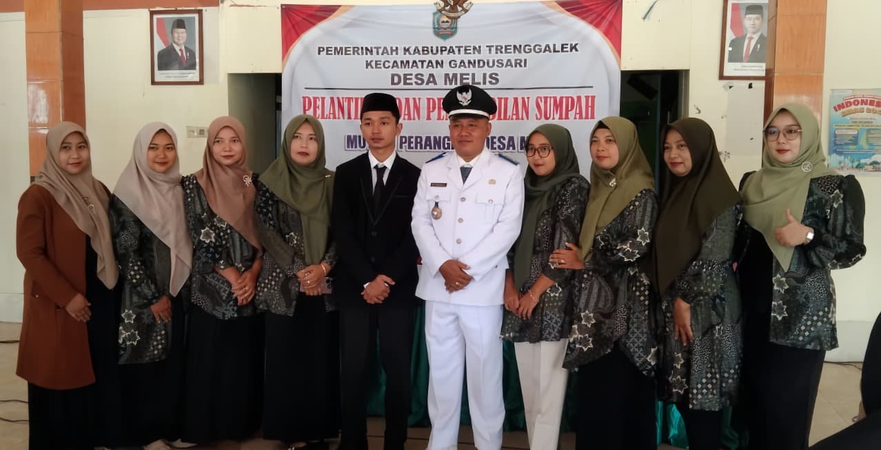 Desa Melis Trenggalek Gelar Mutasi dan Pelantikan Perangkat Desa Baru 1 Prosesi pelantikan dan mutasi perangkat Desa Melis, Kecamatan Gandusari, Kabupaten Trenggalek. (Foto : Bayu Krisna, NewsTujuh)