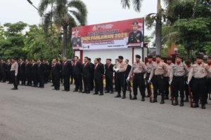 Upacara Hari Pahlawan 2025 di halaman Mapolres Madiun Kota, dipimpin Kompol Dr. I Gusti Ananta, mengusung tema “Terus Bergerak Melanjutkan Perjuangan”. (Foto : Zack, NewsTujuh)