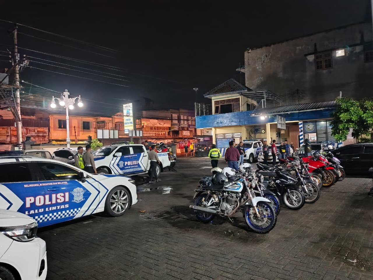 Polres Sukoharjo Gelar Patroli Penertiban Knalpot Brong di Kartasura 2 WhatsApp Image 2025 11 15 at 10.27.25 3d101e5e