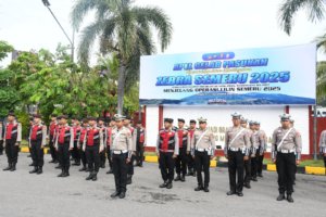 Polres Madiun Kota melaksanakan Apel Operasi Zebra Semeru 2025 untuk meningkatkan disiplin dan keselamatan berkendara. Kapolda Jatim menekankan pentingnya penegakan hukum dan sinergi lintas sektoral. Operasi berlangsung 17–30 November 2025. (Foto : Zack, NewsTujuh)