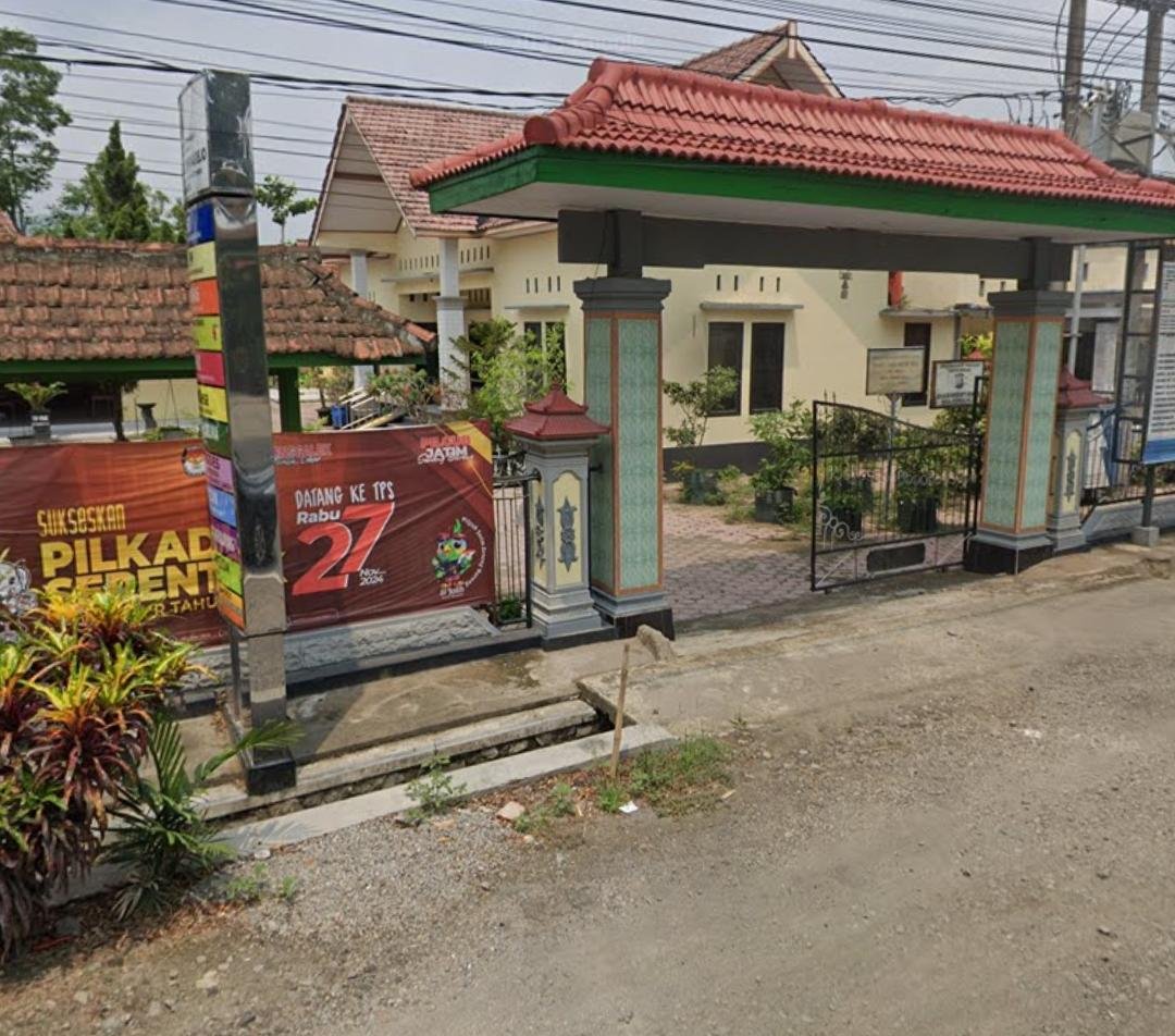 Pemdes Kendalrejo Tegaskan Dana Gapura Dusun Talun Masuk SILPA, Bukan Disalahgunakan — Semua Sesuai Aturan Keuangan Desa 1 Pemerintah Desa Kendalrejo memberikan klarifikasi terkait dana pembangunan gapura Dusun Talun yang masuk SILPA APBDes 2024. (Foto : Bayu Krisna, NewsTujuh)